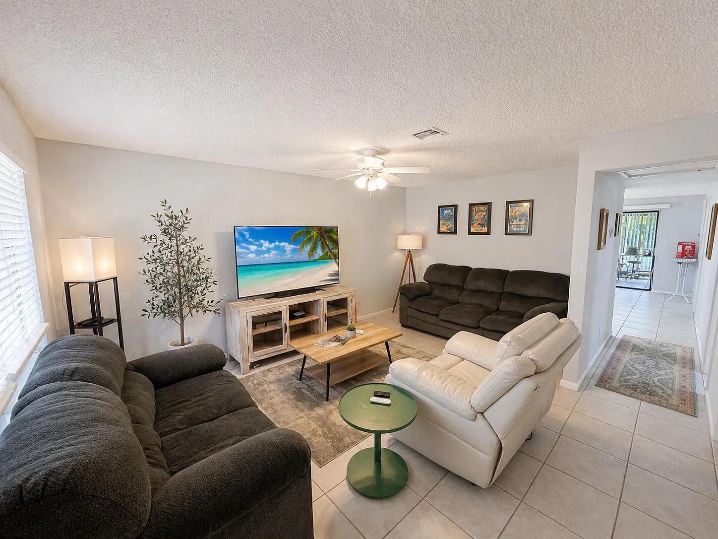 2 bed, 2.0 bath, 1237 sqft, $2,600 — Photo 2