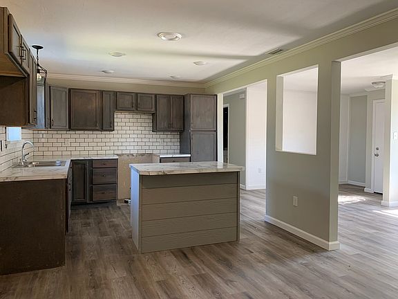 2nd image of 4004 Fritz Ln