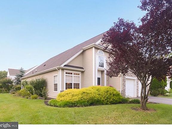 4th image of 301 Blanketflower Ln