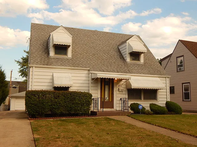 2533 Scott St photo 1