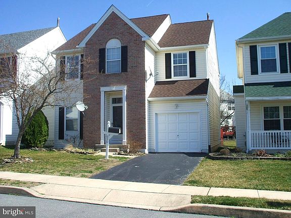 2nd image of 630 Foxglove Dr