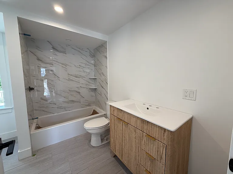 7R Washington St #2 — Photo 7
