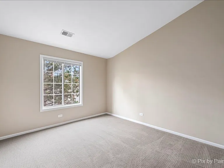 1736 Chesapeake Ln #4 — Photo 11
