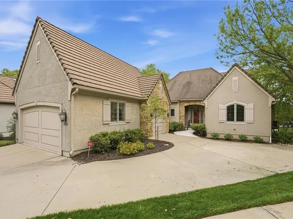11357 Buena Vista St, Leawood, KS 66211