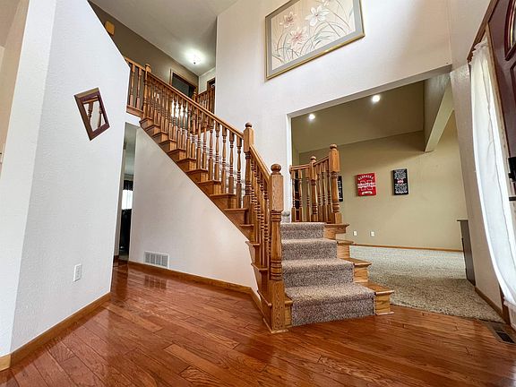4th image of 209 Oakmont Dr