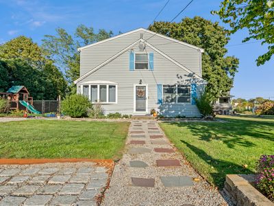 12 Greenfield Street, Waterford, CT, 06385
