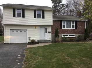 2 Robbern Rd, Hopkinton, MA 01748