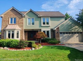 25292 Bridlepath Ln, Farmington Hills, MI 48335