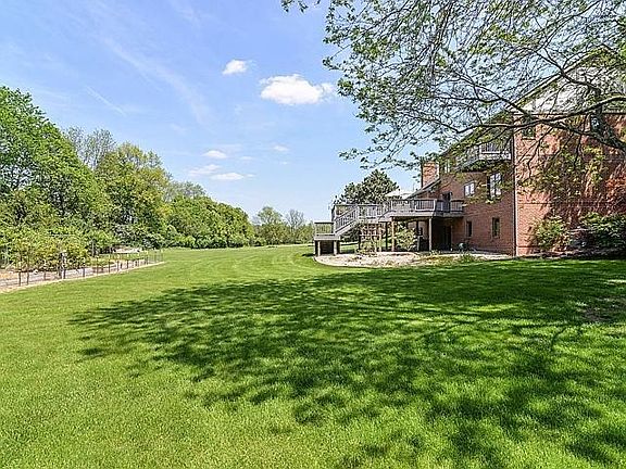 3rd image of 1509 High Hollow Dr