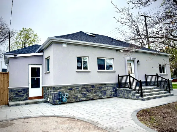 831 Beach Blvd #101, Hamilton, ON L8H 6Z2