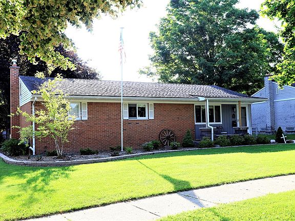 2nd image of 301 Nichols Dr