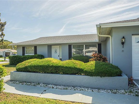 3rd image of 2542 Blackwood Cir