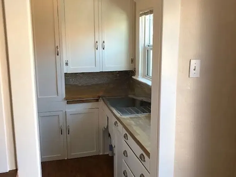1154 E Appleton St #4 — Photo 6