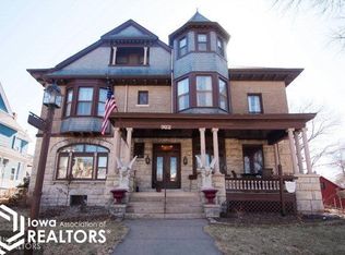 922 N 7th St #TOWNHOUSE, Burlington, IA 52601