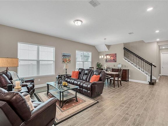 5th image of 1618 Tea Olive Way