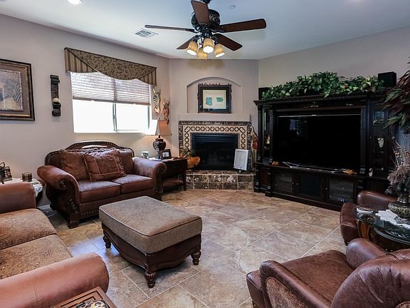 3rd image of 623 W Sonatina Ln
