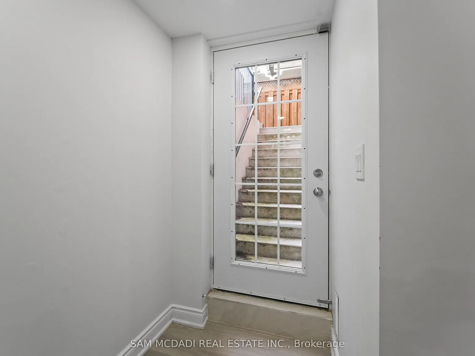 3 bed, $3,000 — Photo 2
