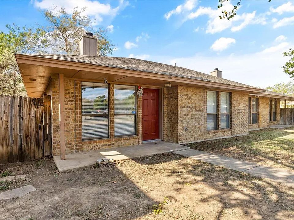 2nd image of 205 Lanham Ct