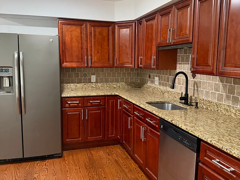 52 Heckel St #102 — Photo 8