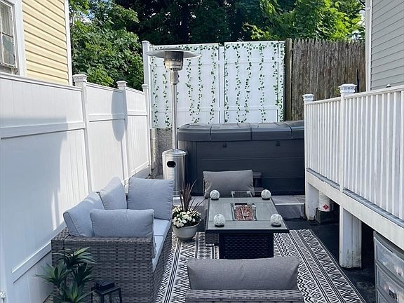 4th image of 42 D St