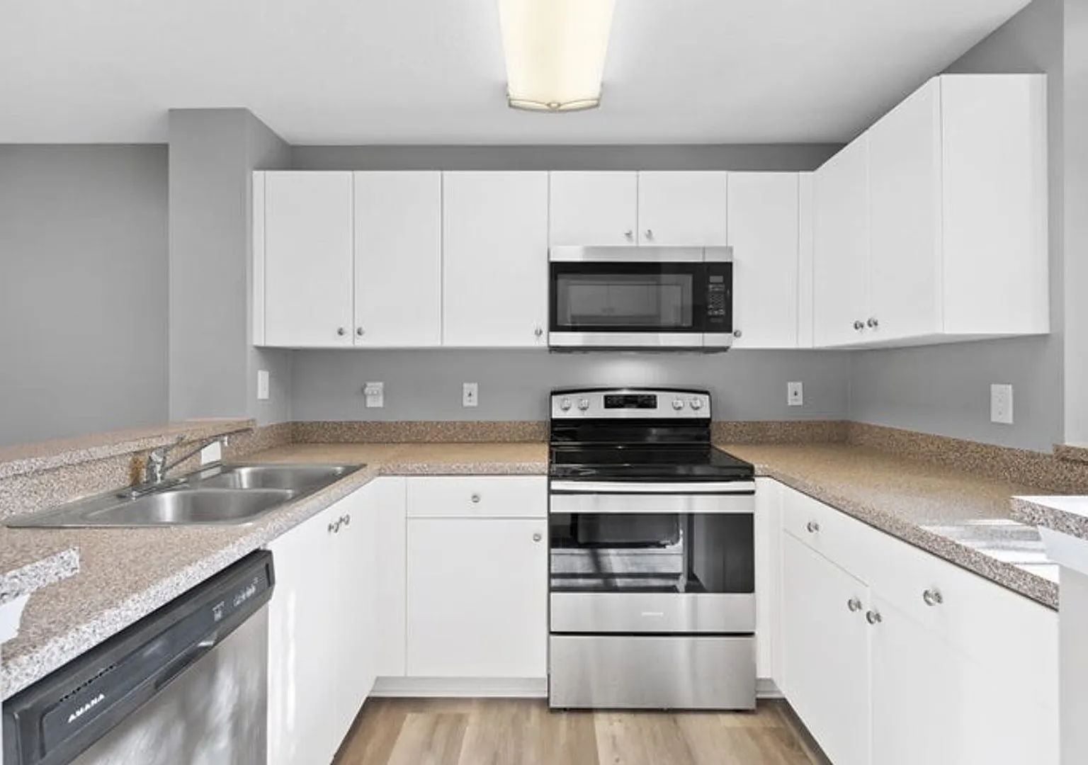 4822 Chancellor Dr — Photo 1