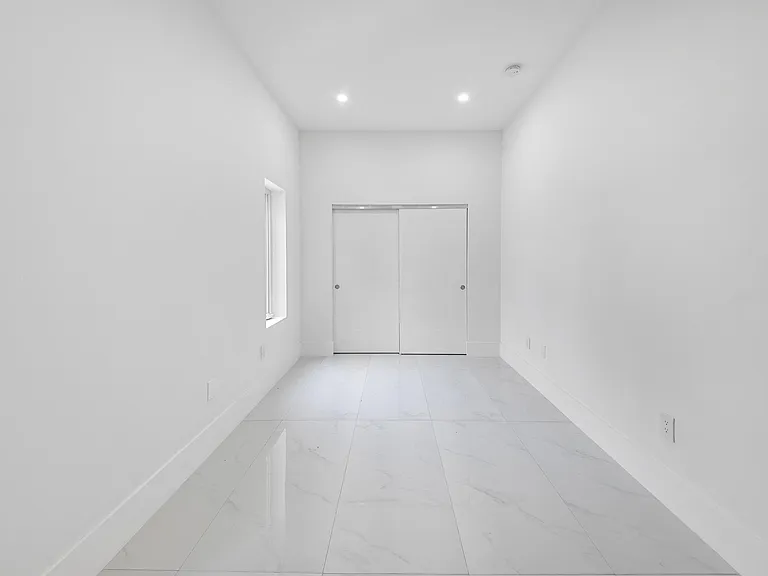 3142 Carter St — Photo 36