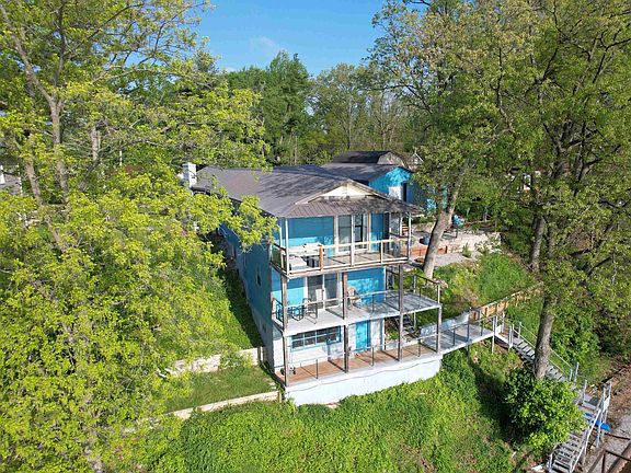2nd image of 2951 N Lakeshore Dr