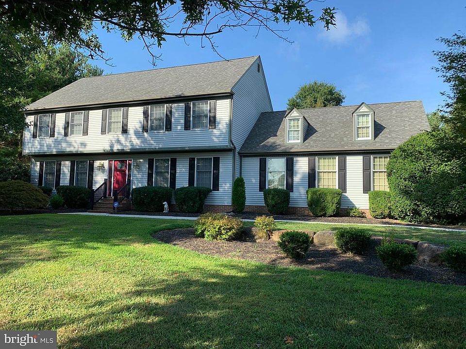 1st image of 165 Bakerfield Dr