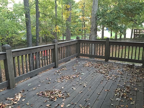 Large deck overlooks lot