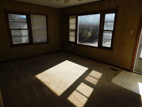 4th image of 518 W 10th Ave