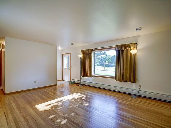 5th image of 203 Jefferson St