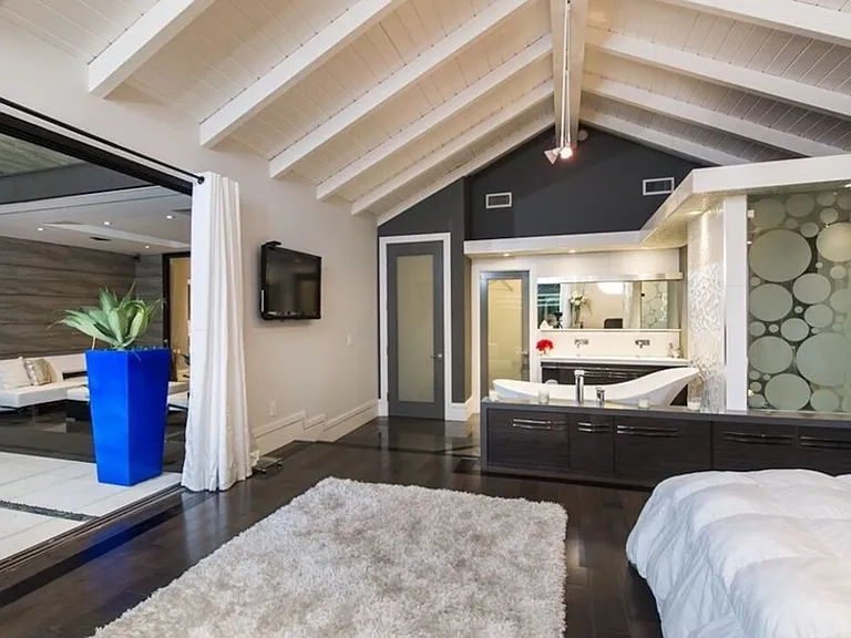 12318 W Sunset Blvd — Photo 22
