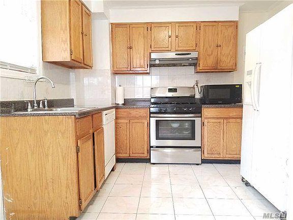 Kitchen has been renovated, please see in person