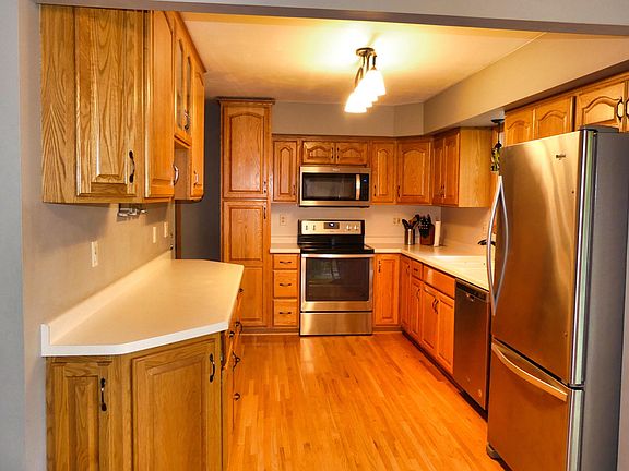 4th image of 2661 Cedar Ave