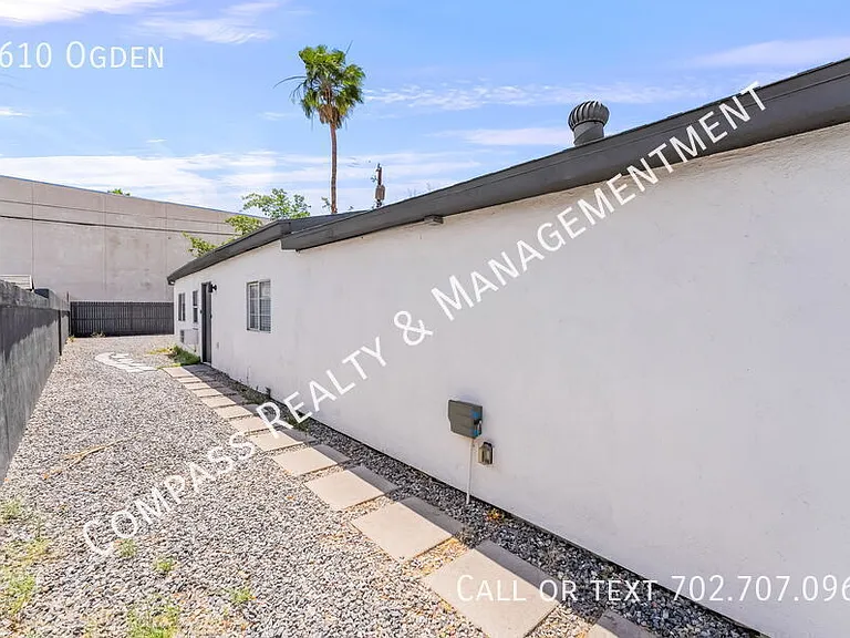 1610 E Ogden Ave — Photo 38
