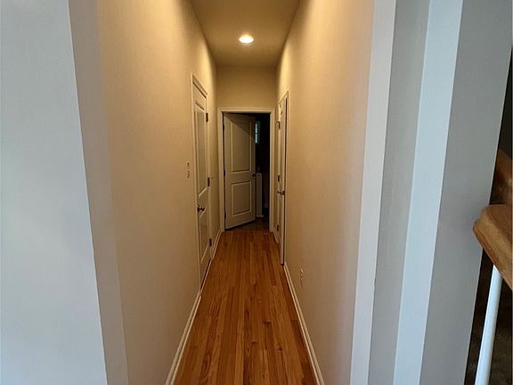 3rd image of 965 Eagle Pl