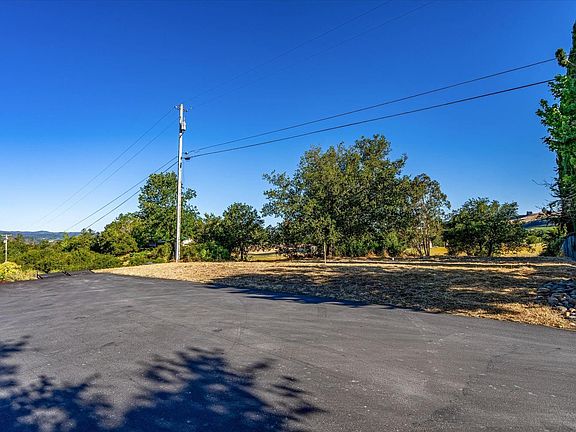 2nd image of 753 Dragonfly Lane