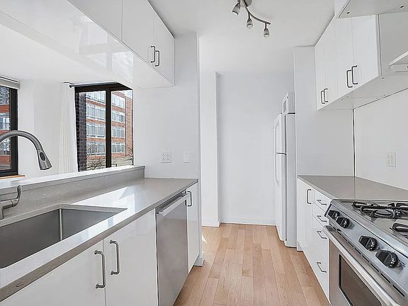 3rd image of 2 S End Ave APT 3P