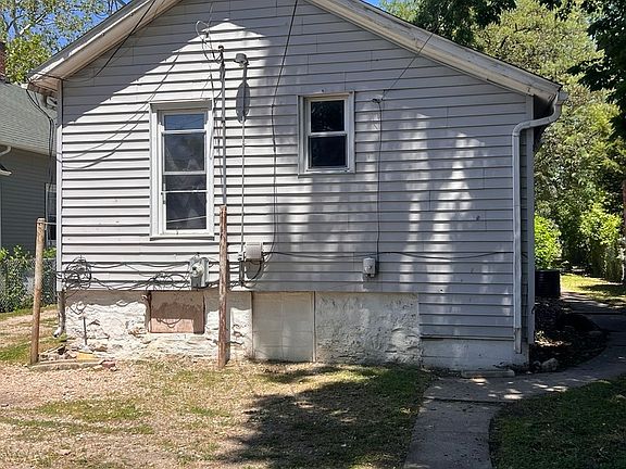 3rd image of 418 Irving St
