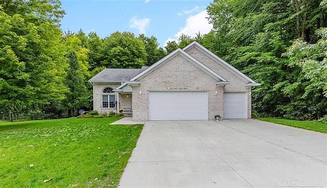 1st image of 2752 E Lake Dr