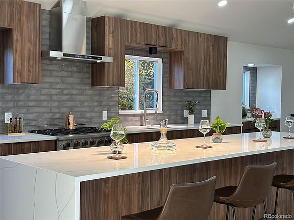 5th image of 2038 S Hoyt Way