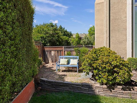 5th image of 1525 Windsong Ct