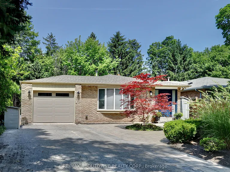 497 Anthony Dr — Photo 1