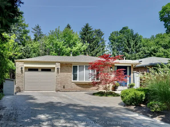 497 Anthony Dr, Oakville, ON L6J 2K6