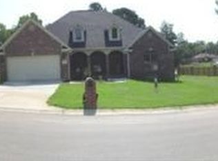 2 Waters Edge Dr, Little Rock, AR 72204