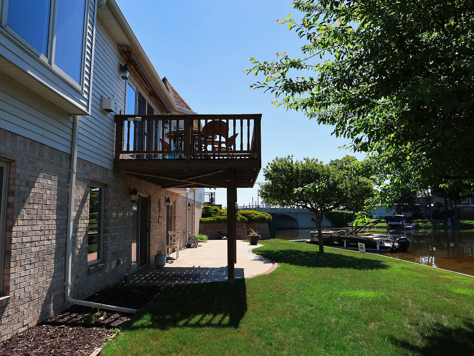 166 Highland Ave — Photo 4