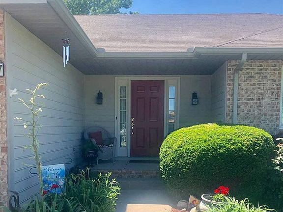 2nd image of 1117 Barberry Dr