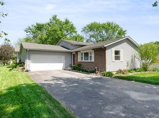 810 Pratt St, Crown Point, IN 46307