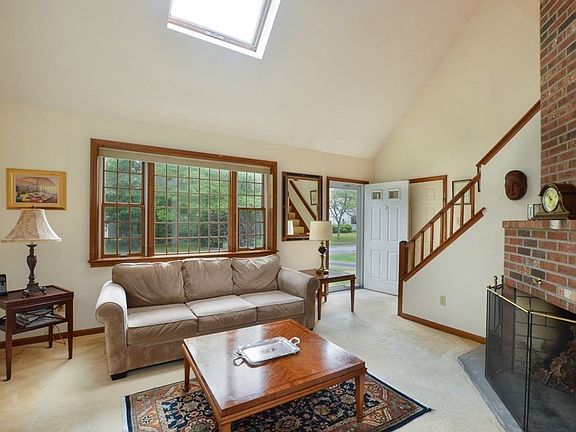 5th image of 122 Sunnywood Dr