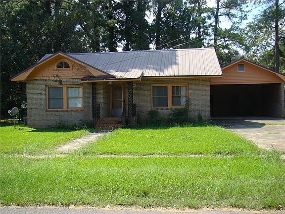 2nd image of 104 S Marshall Blvd